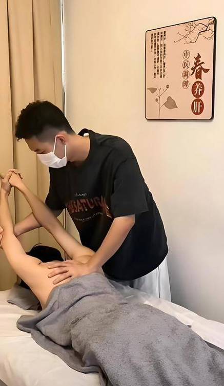 女性黄色分泌物多是怎么回事儿的相关介绍