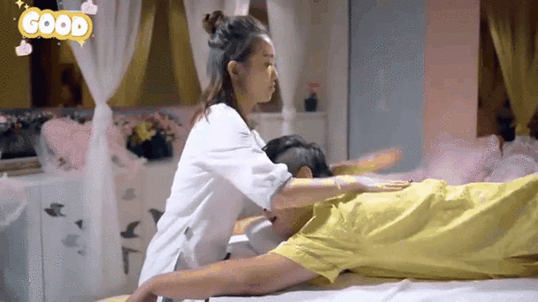 激情丝袜按摩电影：沉浸式足底舒缓体验，解锁都市男女的私密放松时光