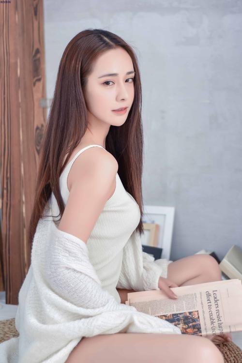 操美女同桌的相关介绍