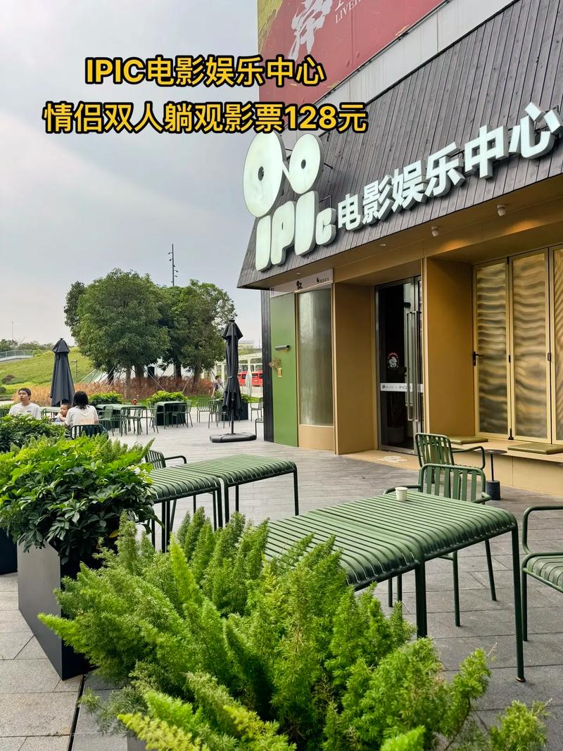 日韩胖女人av的相关介绍