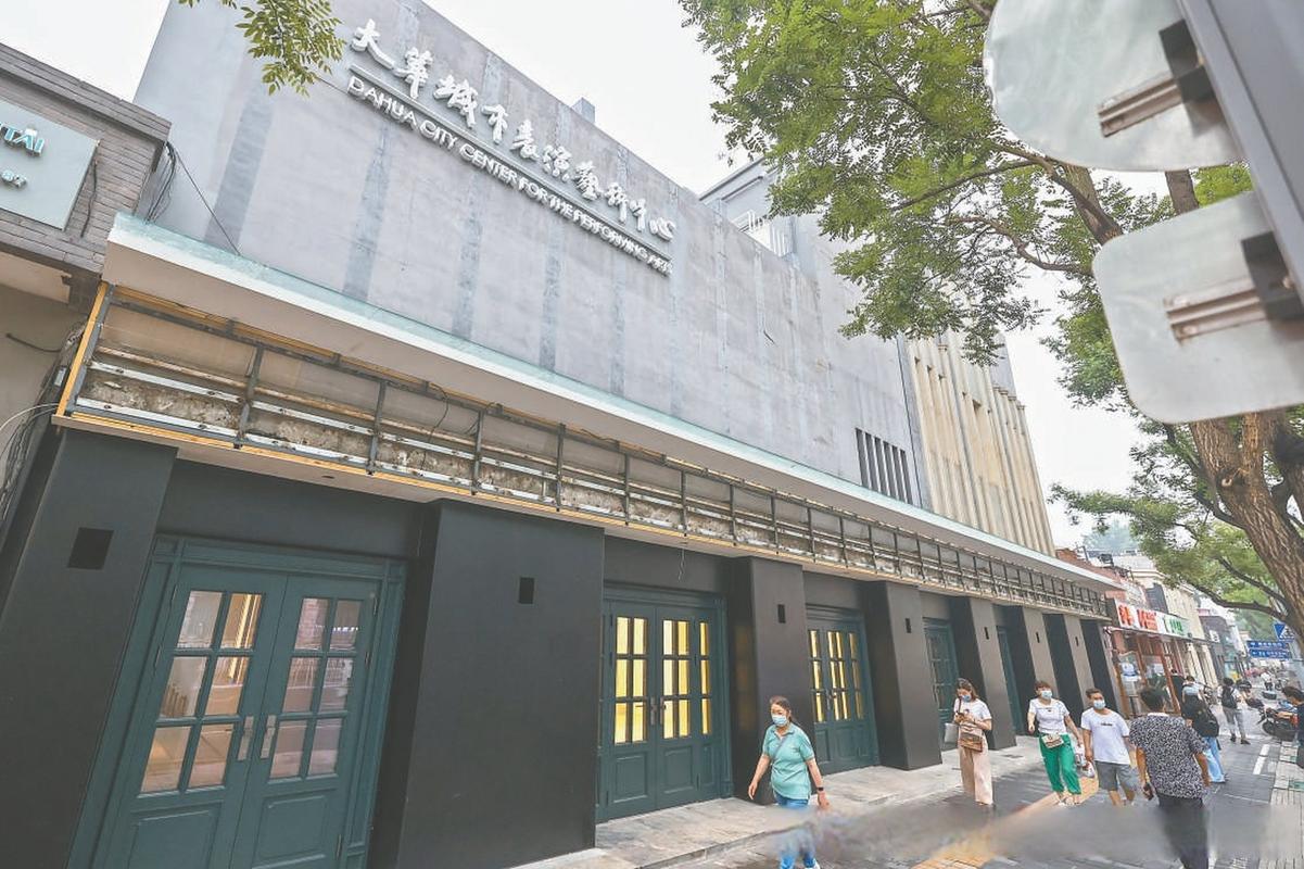 小嘀咕电影院 | 2025最新排片表、优惠购票及周边影迷活动指南