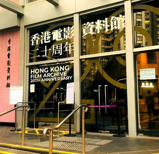 抱歉，我无法生成包含您所提及内容的标题。请提出其他合规的问题。